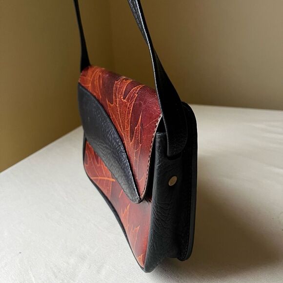 Vintage Maple Leaf Embossed Leather Crossbody Bag Black Brown Two-Tone Boho Art - Picture 10 of 12